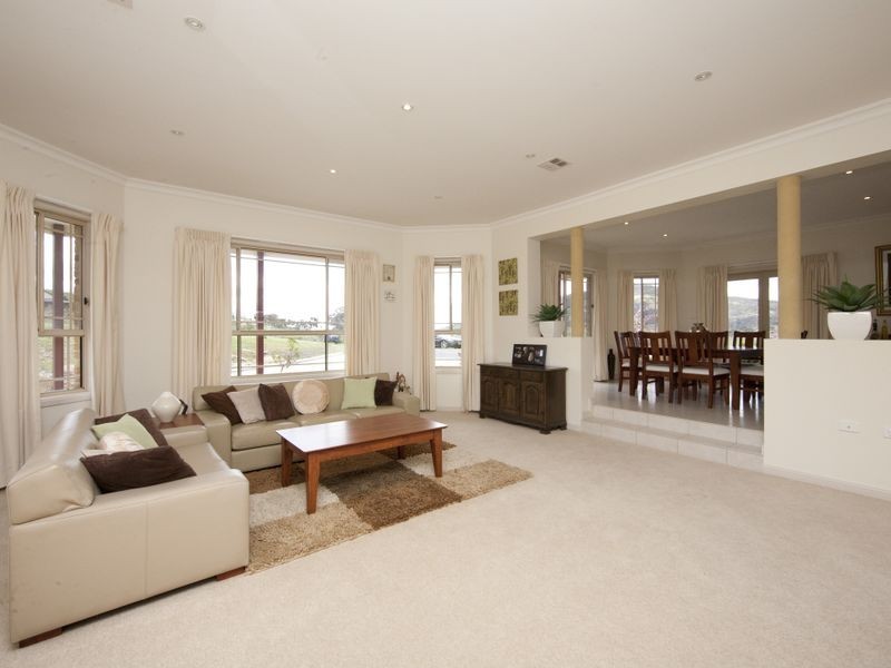 11 Spur Place, Royalla NSW 2620