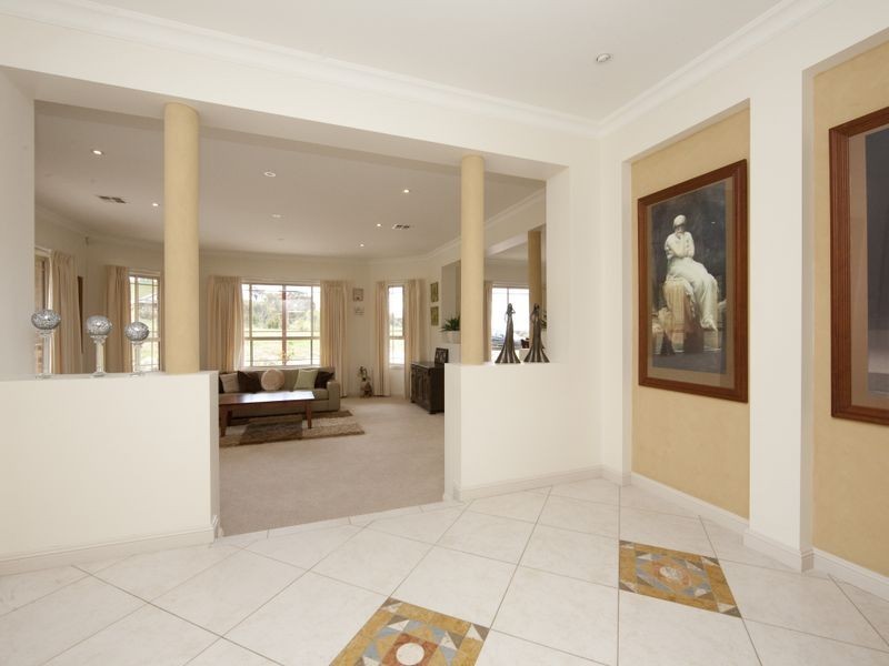 11 Spur Place, Royalla NSW 2620