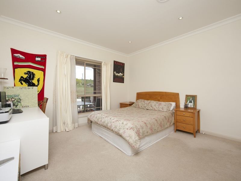 11 Spur Place, Royalla NSW 2620