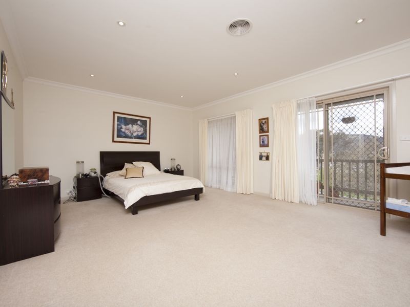 11 Spur Place, Royalla NSW 2620