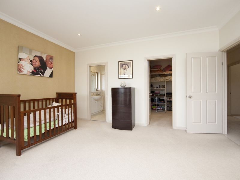 11 Spur Place, Royalla NSW 2620