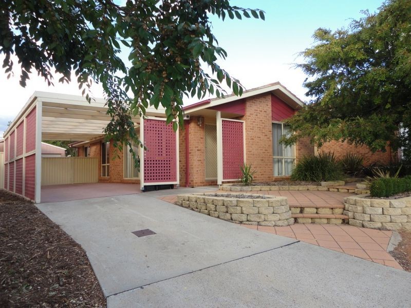 35 Wilson Crescent, Banks ACT 2906
