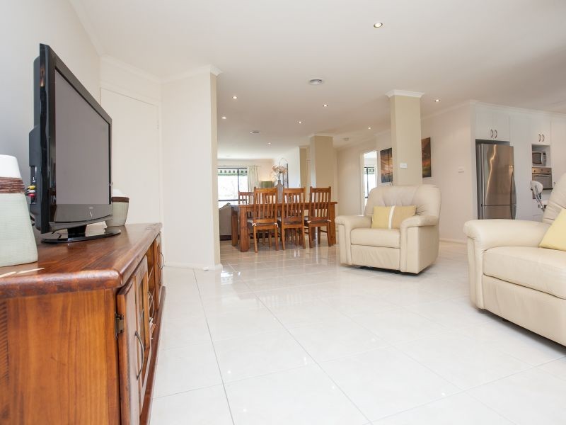 3 Hanrahan Crescent, Dunlop ACT 2615