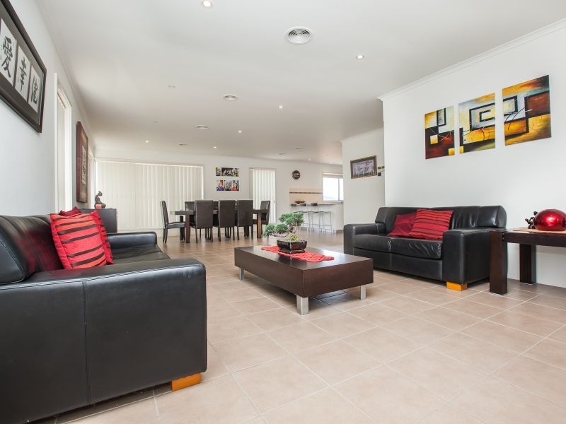 4 Coles Place, Torrens ACT 2607