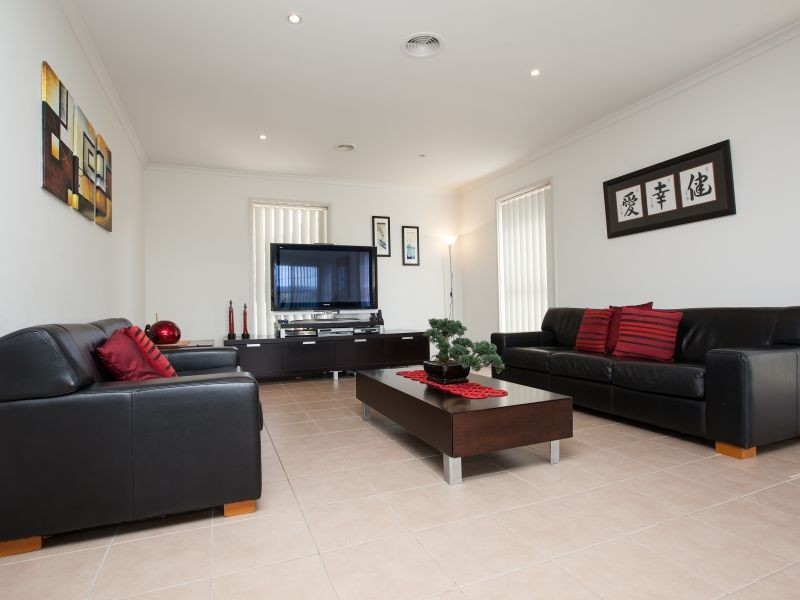 4 Coles Place, Torrens ACT 2607