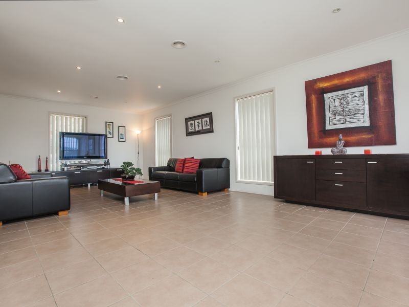 4 Coles Place, Torrens ACT 2607