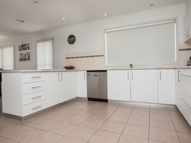 4 Coles Place, Torrens ACT 2607