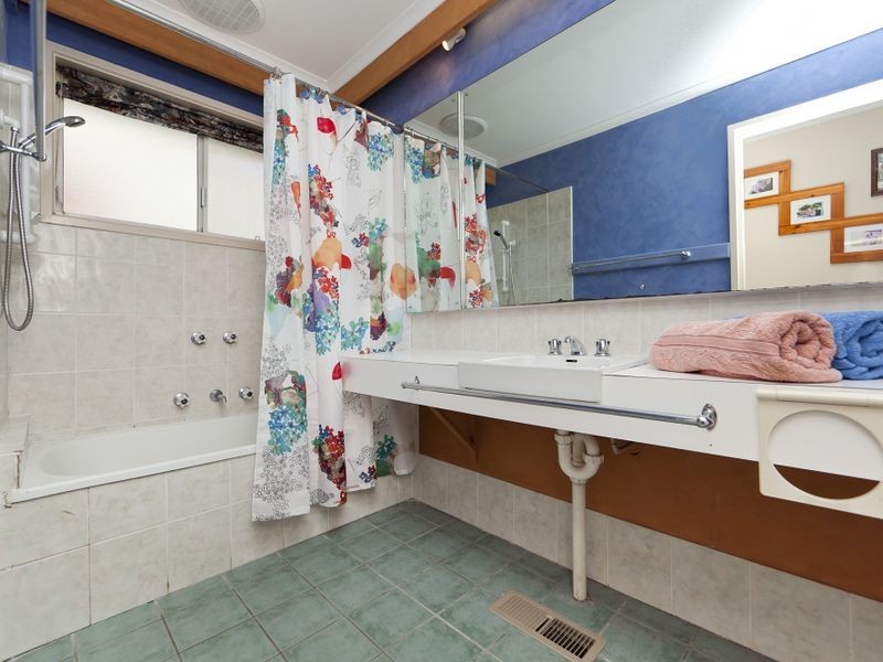 5 McDowall Place, Kambah ACT 2902