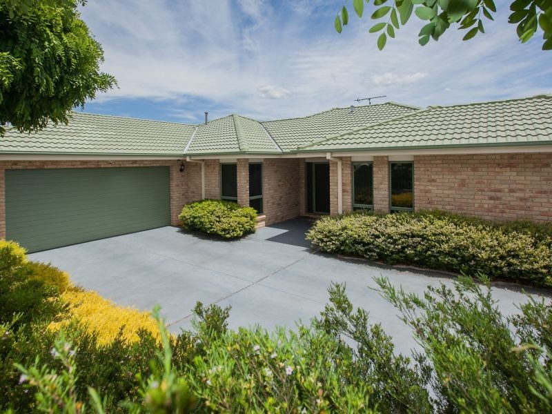 6 Crespin Place, Banks ACT 2906