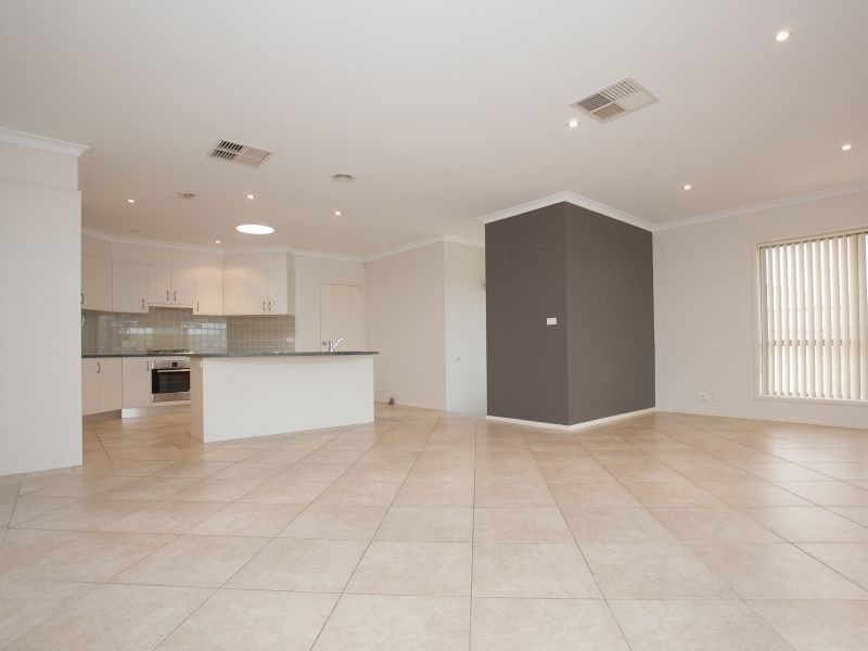 6 Crespin Place, Banks ACT 2906