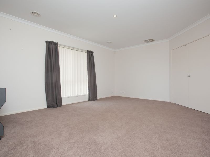 6 Crespin Place, Banks ACT 2906