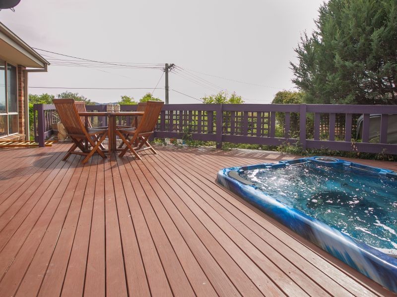 24 Mountain Circuit, Calwell ACT 2905