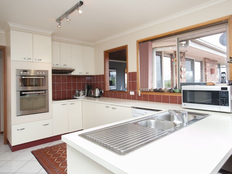 24 Mountain Circuit, Calwell ACT 2905