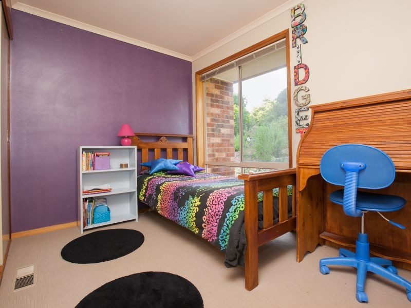 24 Mountain Circuit, Calwell ACT 2905