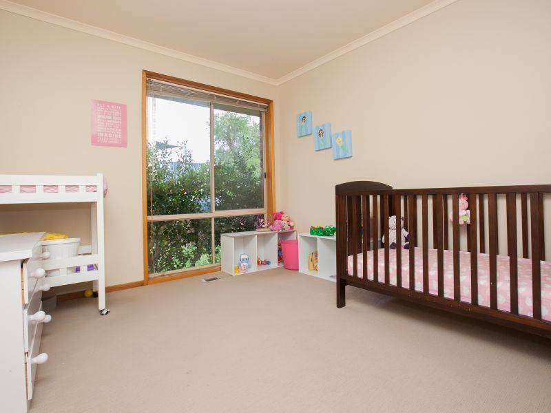 24 Mountain Circuit, Calwell ACT 2905