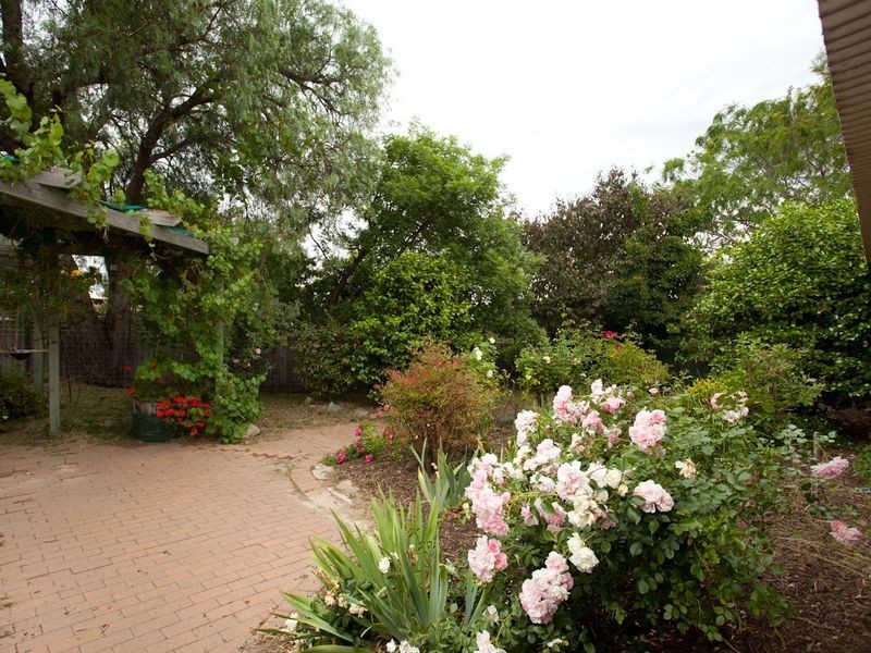 2 Bulcock Place, Fadden ACT 2904