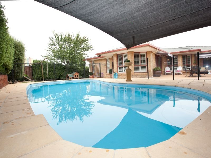 10 Whiteley Street, Conder ACT 2906
