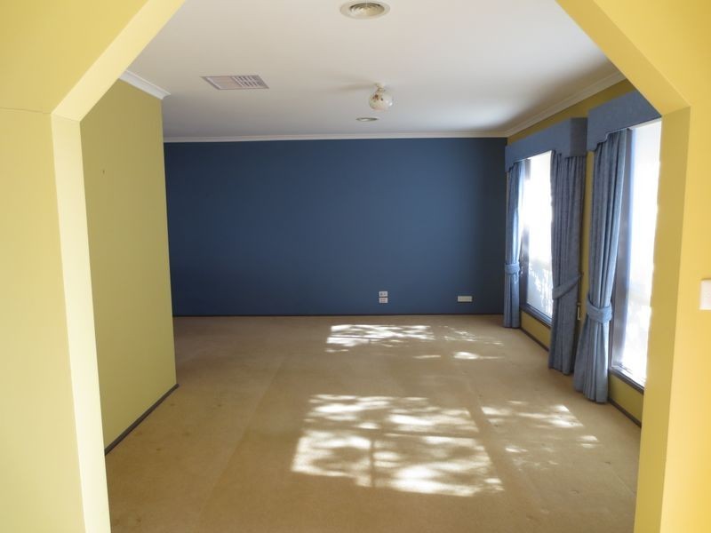 9 Bastow Circuit, Banks ACT 2906