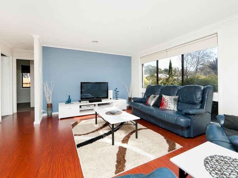 8 Lyall Crescent, Kambah ACT 2902