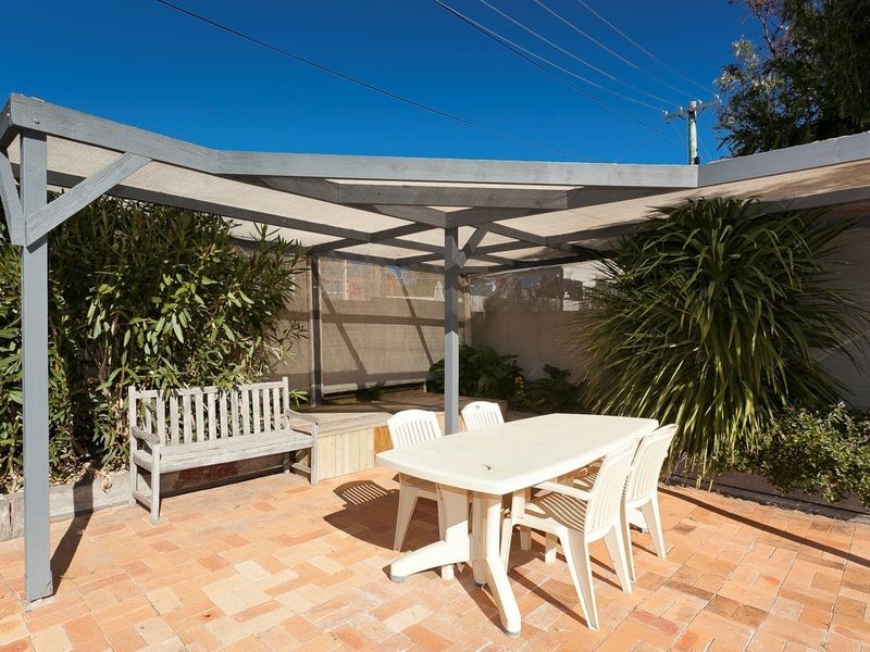 8 Lyall Crescent, Kambah ACT 2902