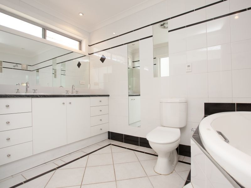 4 Bage Place, Mawson ACT 2607
