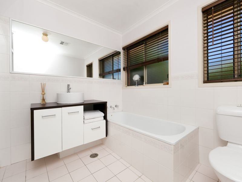 12 Lewis Luxton Avenue, Gordon ACT 2906