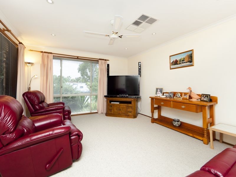 11 Hickson Place, Monash ACT 2904