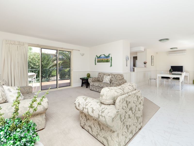 9 Sparkes Close, Fadden ACT 2904