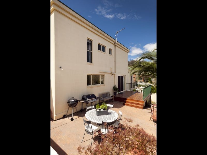 9 Sparkes Close, Fadden ACT 2904