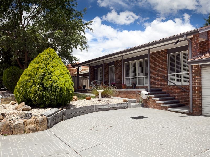 11 Girdlestone Crescent, Calwell ACT 2905