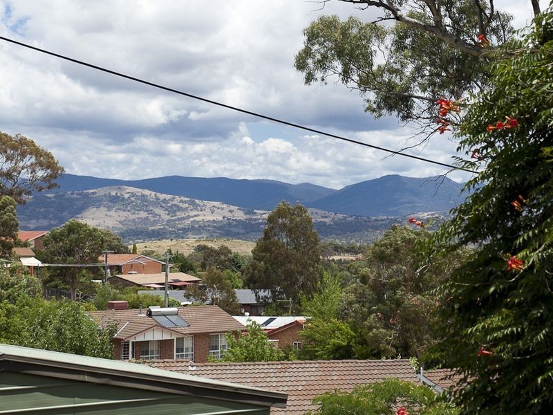 11 Girdlestone Crescent, Calwell ACT 2905