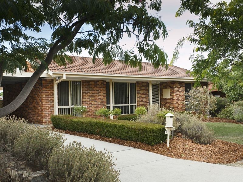 9 McLuckie Crescent, Banks ACT 2906