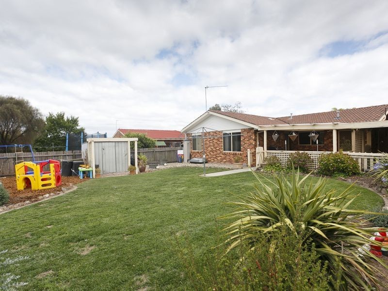 9 McLuckie Crescent, Banks ACT 2906