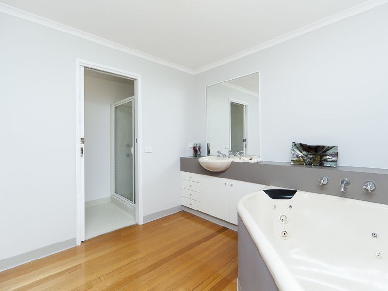 19 Nicklin Crescent, Fadden ACT 2904