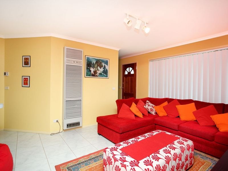 2 Sharman Place, Gordon ACT 2906