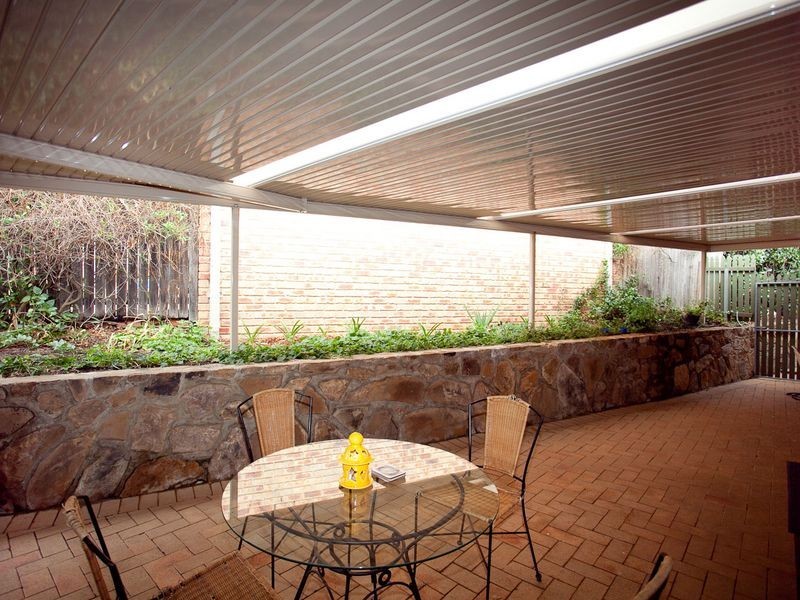 2 Sharman Place, Gordon ACT 2906