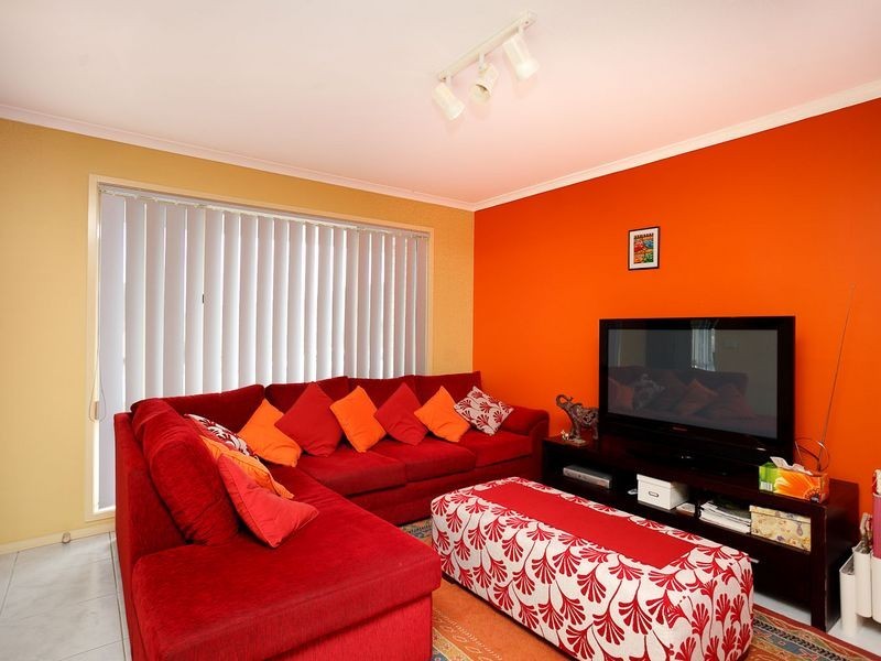 2 Sharman Place, Gordon ACT 2906