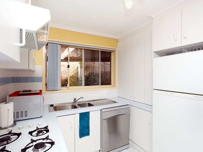 2 Sharman Place, Gordon ACT 2906