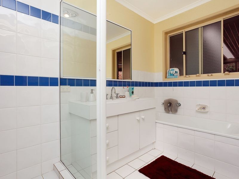 2 Sharman Place, Gordon ACT 2906