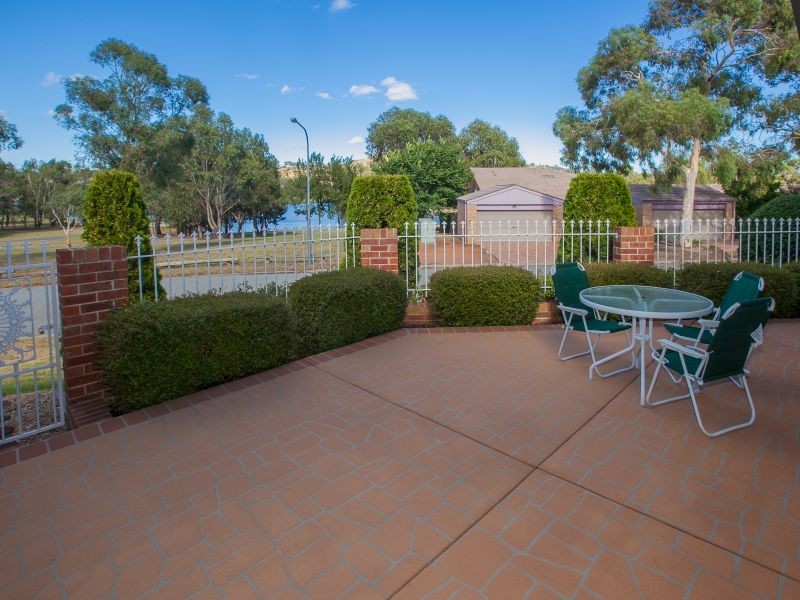 1/4 Clamp Place, Greenway ACT 2900