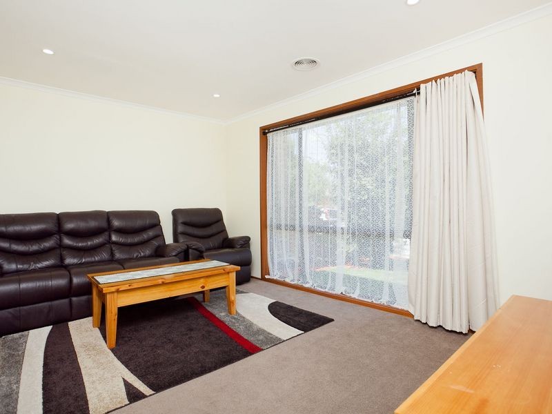 14 Gratton Place, Isaacs ACT 2607