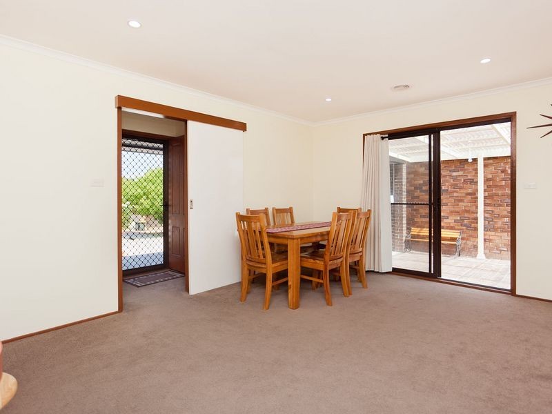 14 Gratton Place, Isaacs ACT 2607