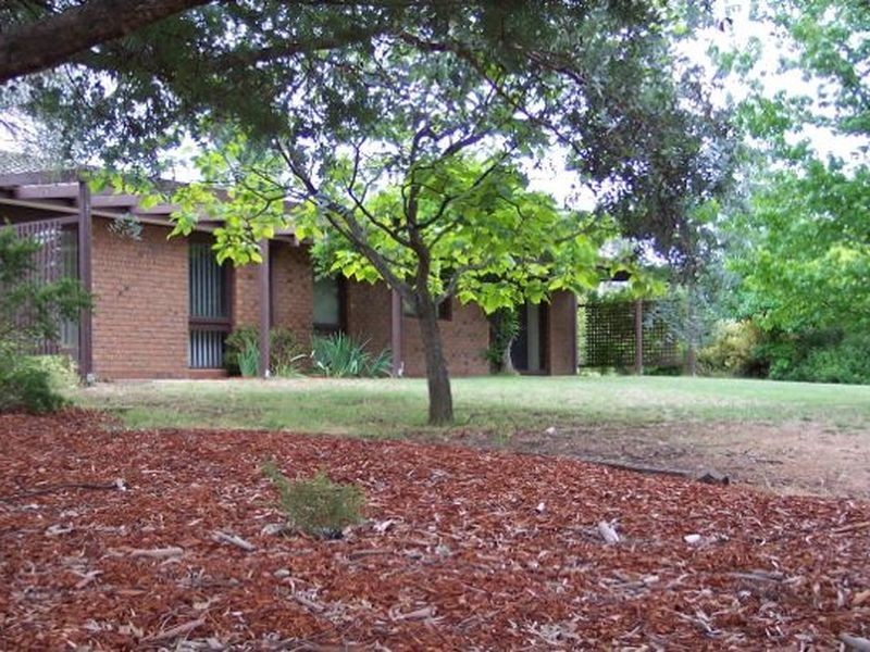 27 Lyall Crescent, Kambah ACT 2902