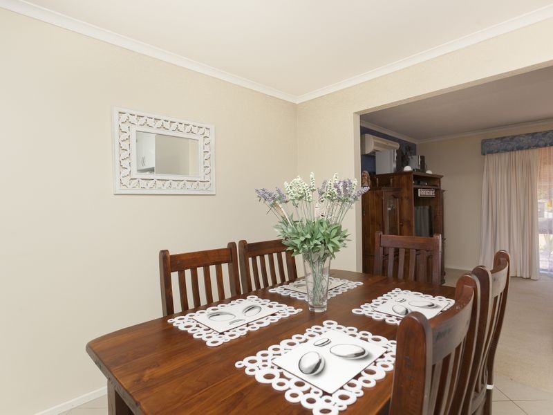 8 Inwood Place, Gowrie ACT 2904