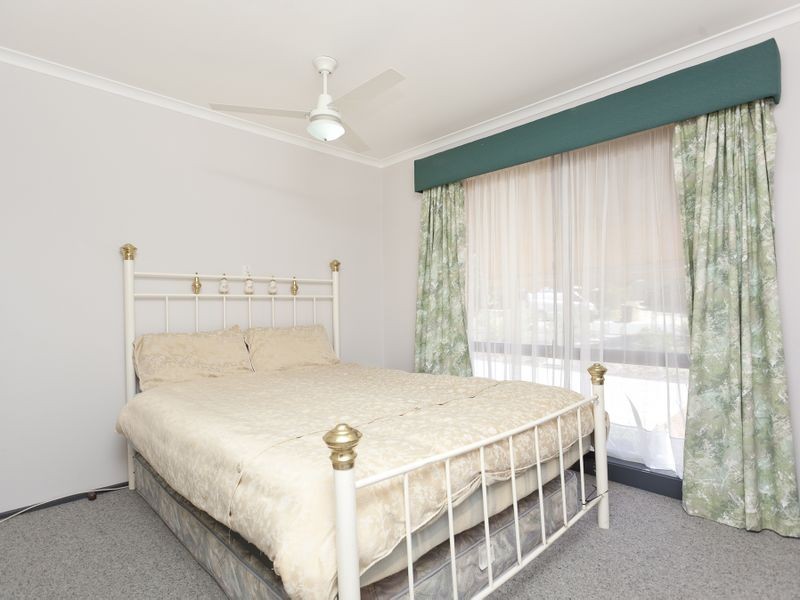 8 Inwood Place, Gowrie ACT 2904