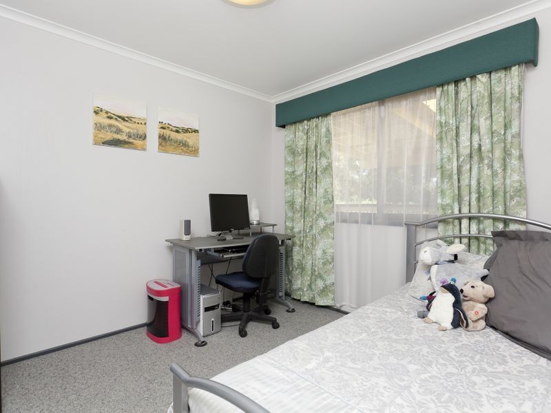 8 Inwood Place, Gowrie ACT 2904