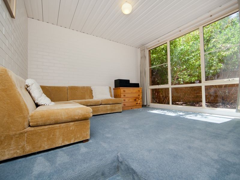 25 Sparkes Close, Fadden ACT 2904