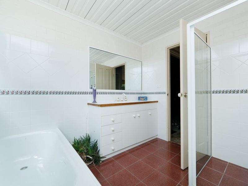 25 Sparkes Close, Fadden ACT 2904