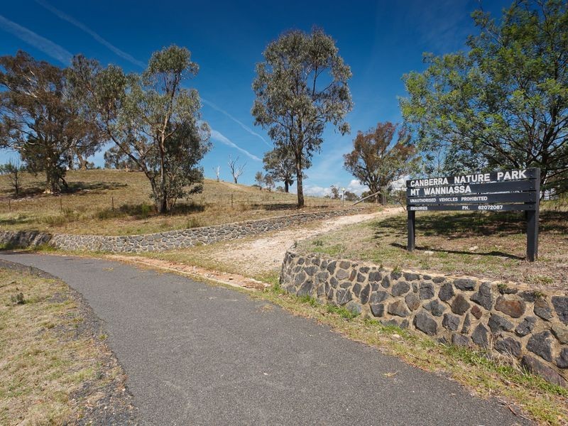 25 Sparkes Close, Fadden ACT 2904