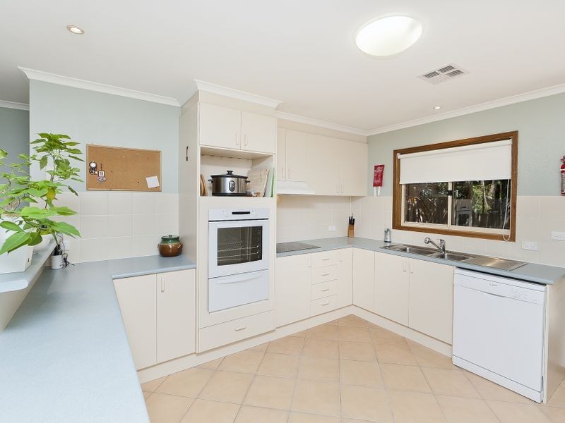 11A Hamilton Row, Yarralumla ACT 2600